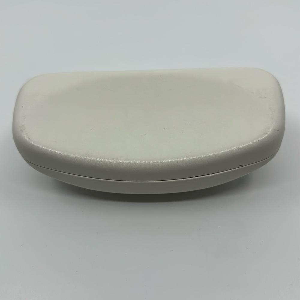 D&G White Eye/ Sunglass Case with Cloth - Picture 5 of 6